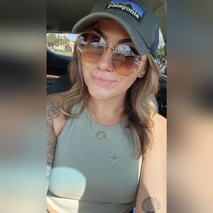 Meet your Posher, Lauren